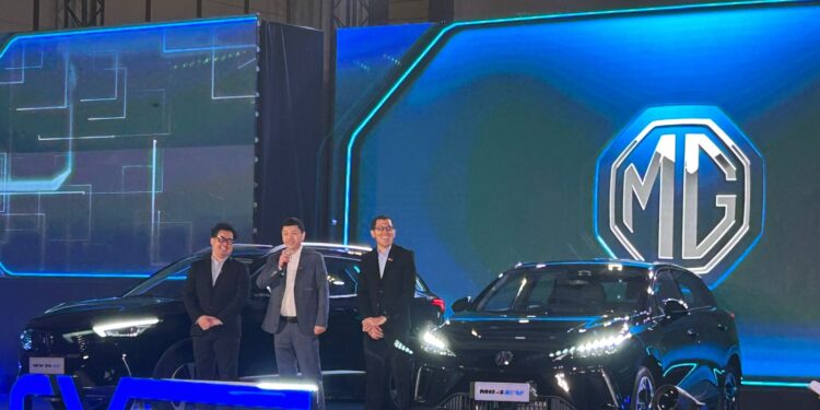 Resmi Mengaspal di Indonesia,  MG 4 EV Serta MG ZS EV Dibanderol   Rp 433.000.000 dan Rp 453.000.000