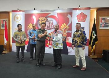 Berkontribusi Besar Terhadap Negara, Bupati Mansel Terima Penghargaan ABN 2023