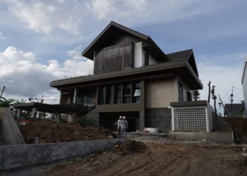 Tinjau Pembangunan Rumah Tapak Menteri di IKN, Basuki Minta Sesuai Target