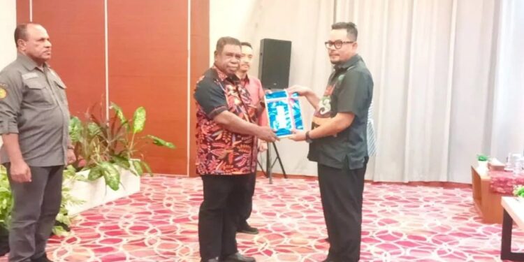 48 Satker Terima DPA APBD 2024 dari PJ Papua Barat