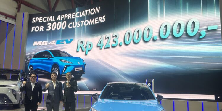 Resmi Mengaspal, MG 4 EV Buatan Indonesia Dibanderol Rp423 Juta Bagi 3000 Konsumen Pertama