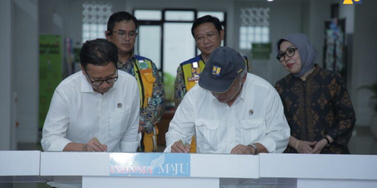 Didampingi Menkes RI, Menteri Basuki Resmikan Rusun Asrama Poltekkes Kemenkes Yogyakarta