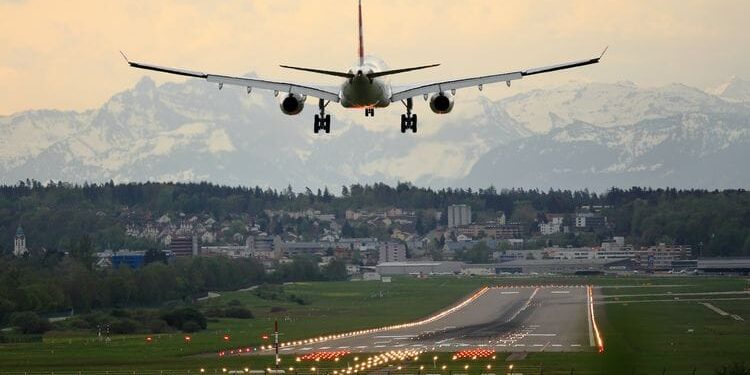 Sandiaga Uno: Tiket Pesawat Mahal Jadi Tantangan Kemenparekraf Capai 1,5 Juta Pergerakan Wisnus