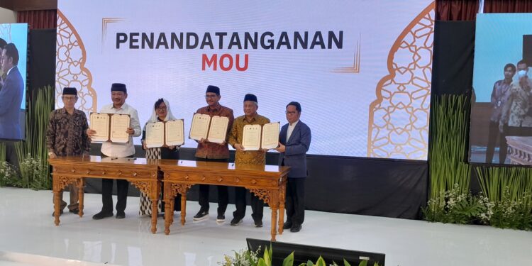 Peran Zakat dan Wakaf Bagi Pembangunan Nasional