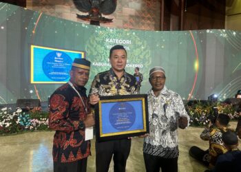 Bupati Freddy Thei Ungkap Rahasia Sukses Pemkab Kaimana Raih Adipura Pertama Kalinya