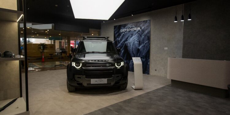 Defender Gallery Pop-Up Store Land Rover Indonesia Resmi Dibuka di Jakarta