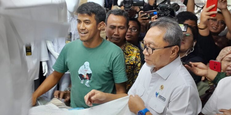 Kunjungi Pasar Tanah Abang, Mendag Zulhas: Makin Ramai, Tanda Geliat Ekonomi Di atas Rata-Rata