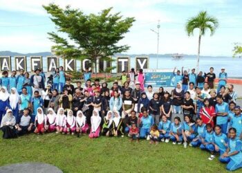 Peringati Hari Bumi 2024, Sejumlah Komunitas di Fakfak Gelar Bersih Jalan