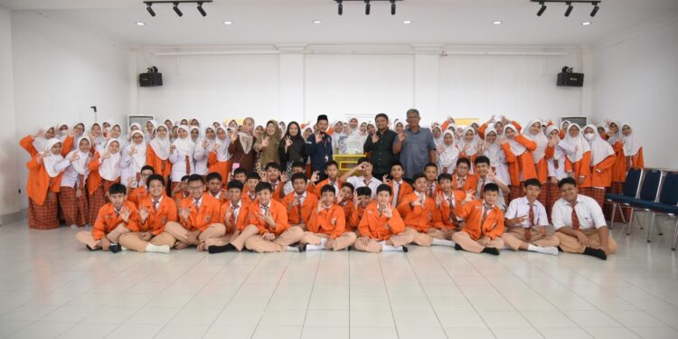 Peduli Lingkungan Hidup, TRINSEO Gelar “School Roadshow 2024”