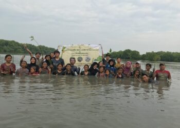Kaum Membumi Gelar Penanaman Mangrove di Bekasi