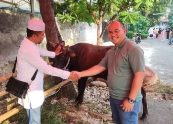 BRI KC Pondok Indah Serahkan Hewan Kurban ke Masjid Ar-Rahmah Kebayoran Lama