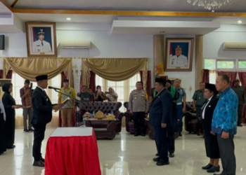 Bupati Fakfak Untung Tamsil Meresmikan Sulaiman Uswanas Menjadi Sekretaris Daerah Kabupaten Fakfak