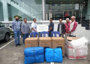 BRI Warung Buncit Serahkan Bantuan Sarana Kegiatan di 3 RT Wilayah Mampang