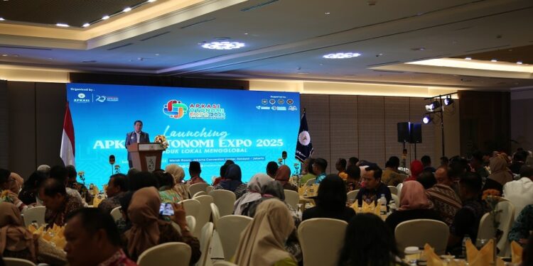 Luncurkan AOE 2025, Apkasi Usung Kampanye Produk Lokal Mengglobal