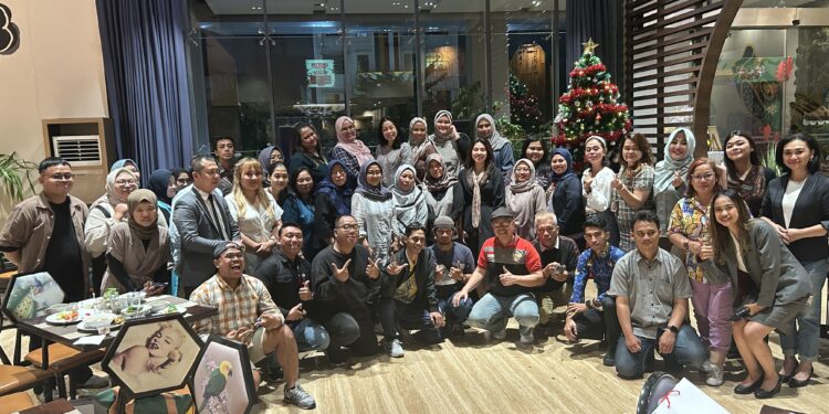 Rayakan Tahun Baru 2025, Luminor Hotel Kota Angkat Tema “Country”