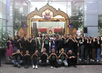 Merlynn Park Hotel Mengkampanyekan Earth Hour 2025