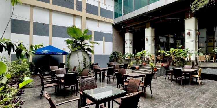 “THE LOCAL HAWKERS” Sajian Legendaris Khas Mangga Besar Hadir di Exito Lounge & Bar Sparks Life Jakarta