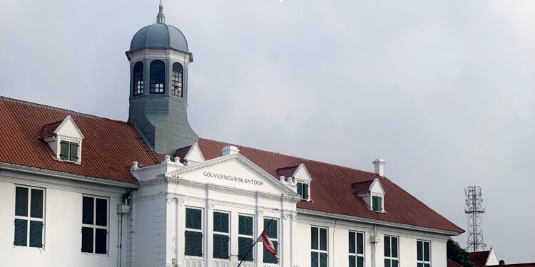 “Enjoy Jakarta: Stay & Explore di Sparks Life Jakarta”