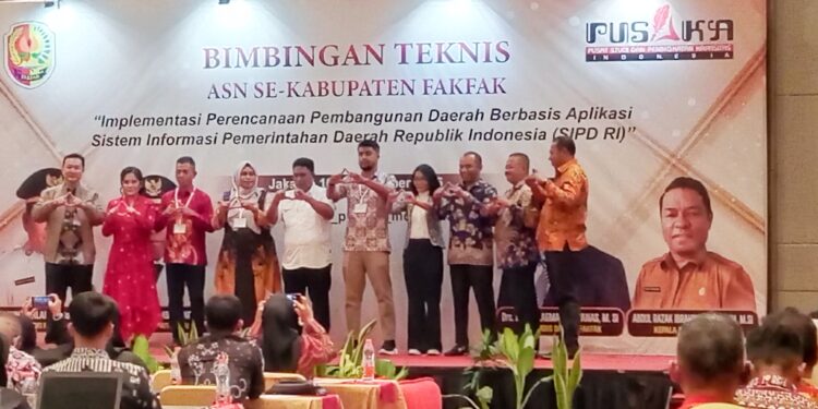 Bimtek ASN se-Kabupaten Fakfak Bahas Implementasi Perencanaan Pembangunan Daerah Berbasis Aplikasi SIPD RI