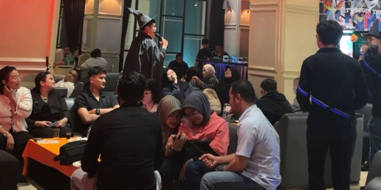 Halloween di Exito Lounge Sparks Life Hotel Jakarta